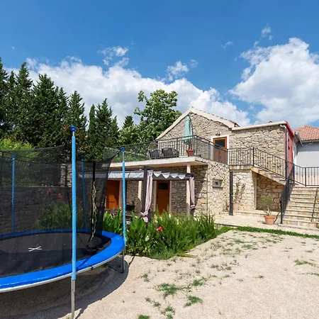 Lovely In * Benkovac